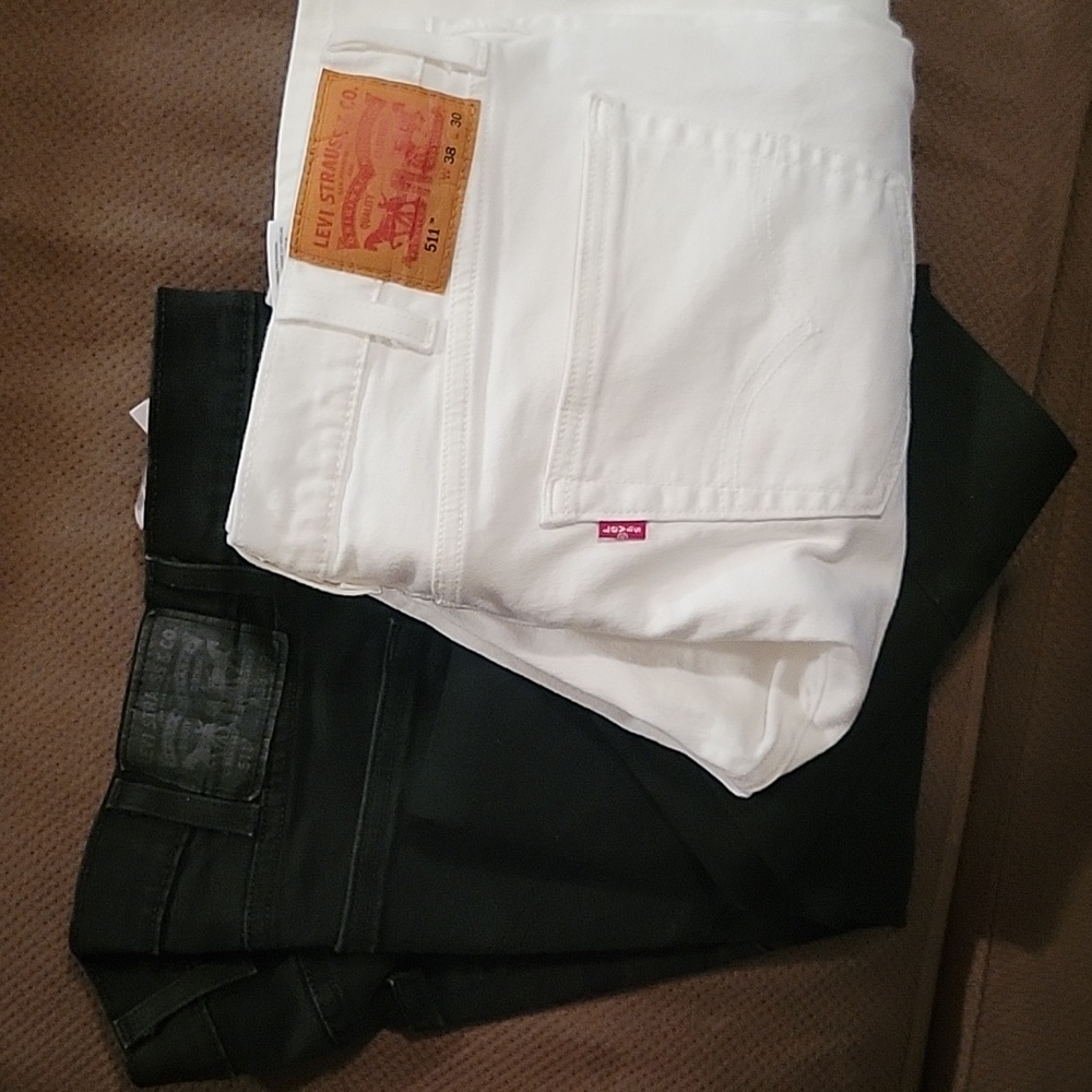 2 Levi's